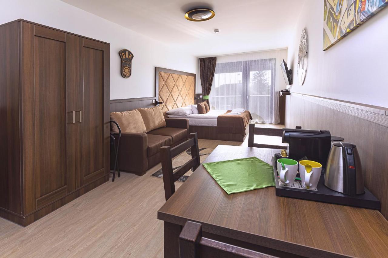 Park Hotel Buek-Buekfuerdo Luaran gambar