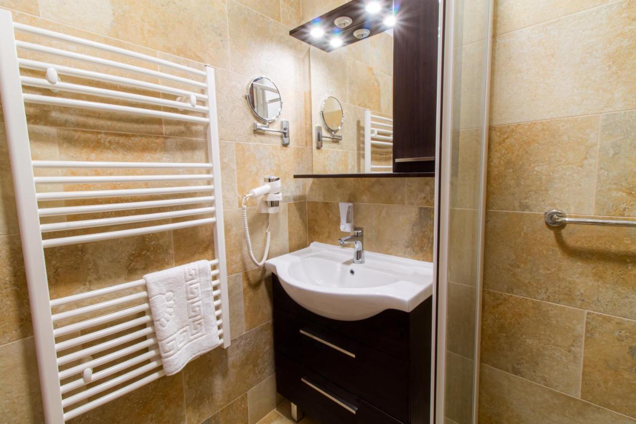 Park Hotel Buek-Buekfuerdo Luaran gambar