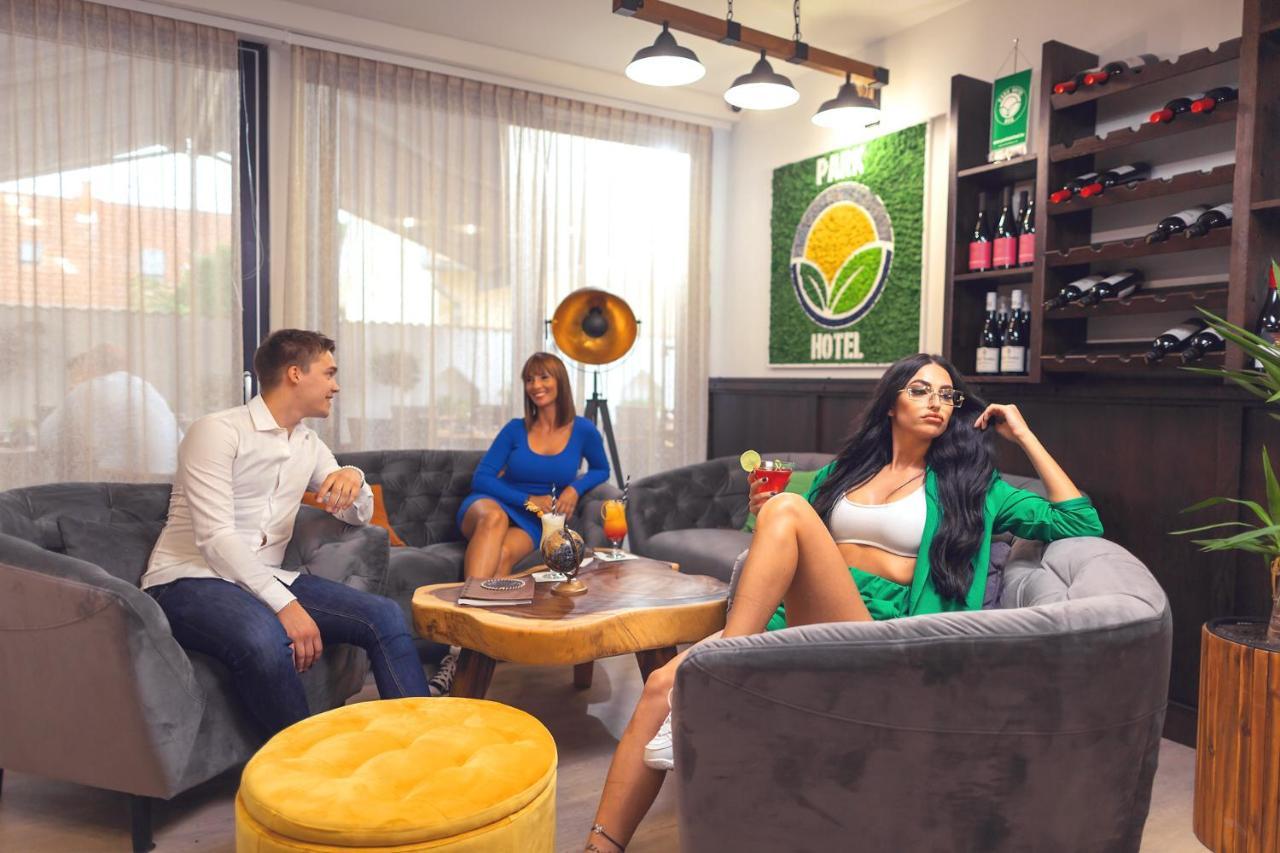 Park Hotel Buek-Buekfuerdo Luaran gambar